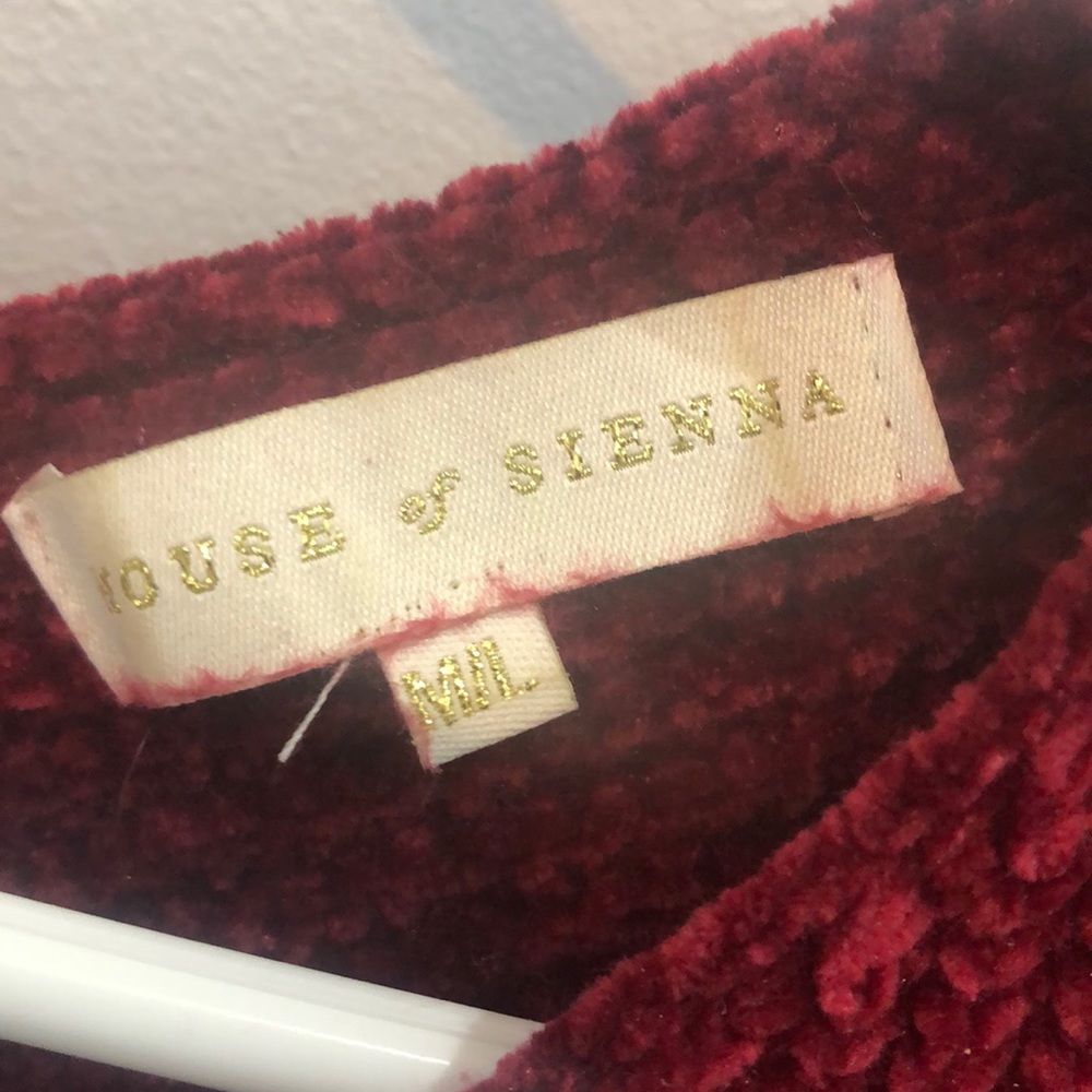 Extremely soft red sweater - Picture 4 of 5